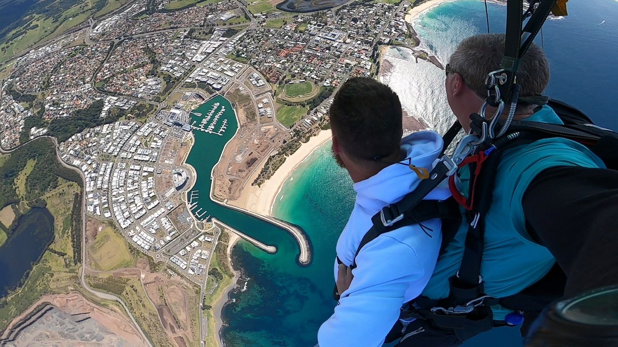 Skydiving-over-Shellharbour